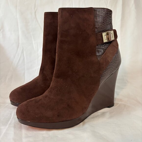 Cole Haan Martina Dark Brown Suede & Croc Embossed Wedge Ankle Boot Size 7.5B - Picture 1 of 14